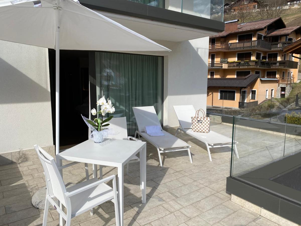 Dolomeet Boutique Hotel Pinzolo Exterior photo