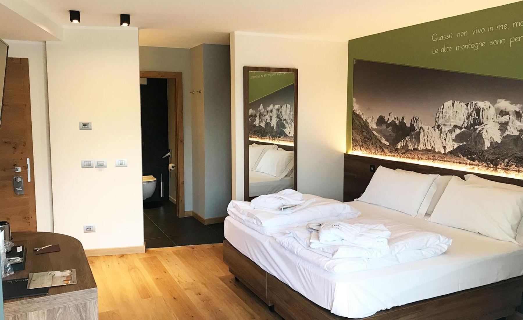 Dolomeet Boutique Hotel Pinzolo Exterior photo